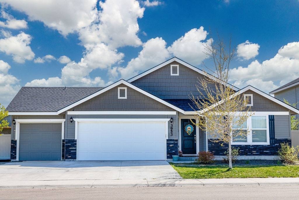 Single Family 4BR 2BA - 3953 E Hags Head St, Nampa, ID