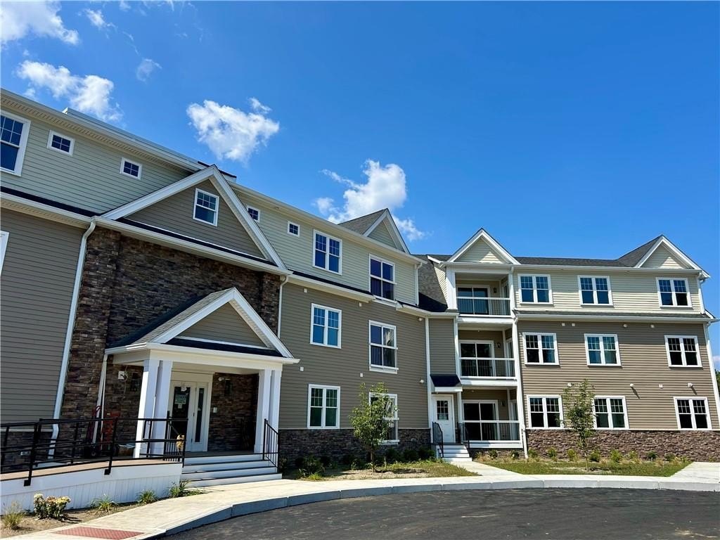 Condo 2BR 2BA - 9 Joseph N Zenga Jr Boulevard unit: 310, East Greenwich, RI