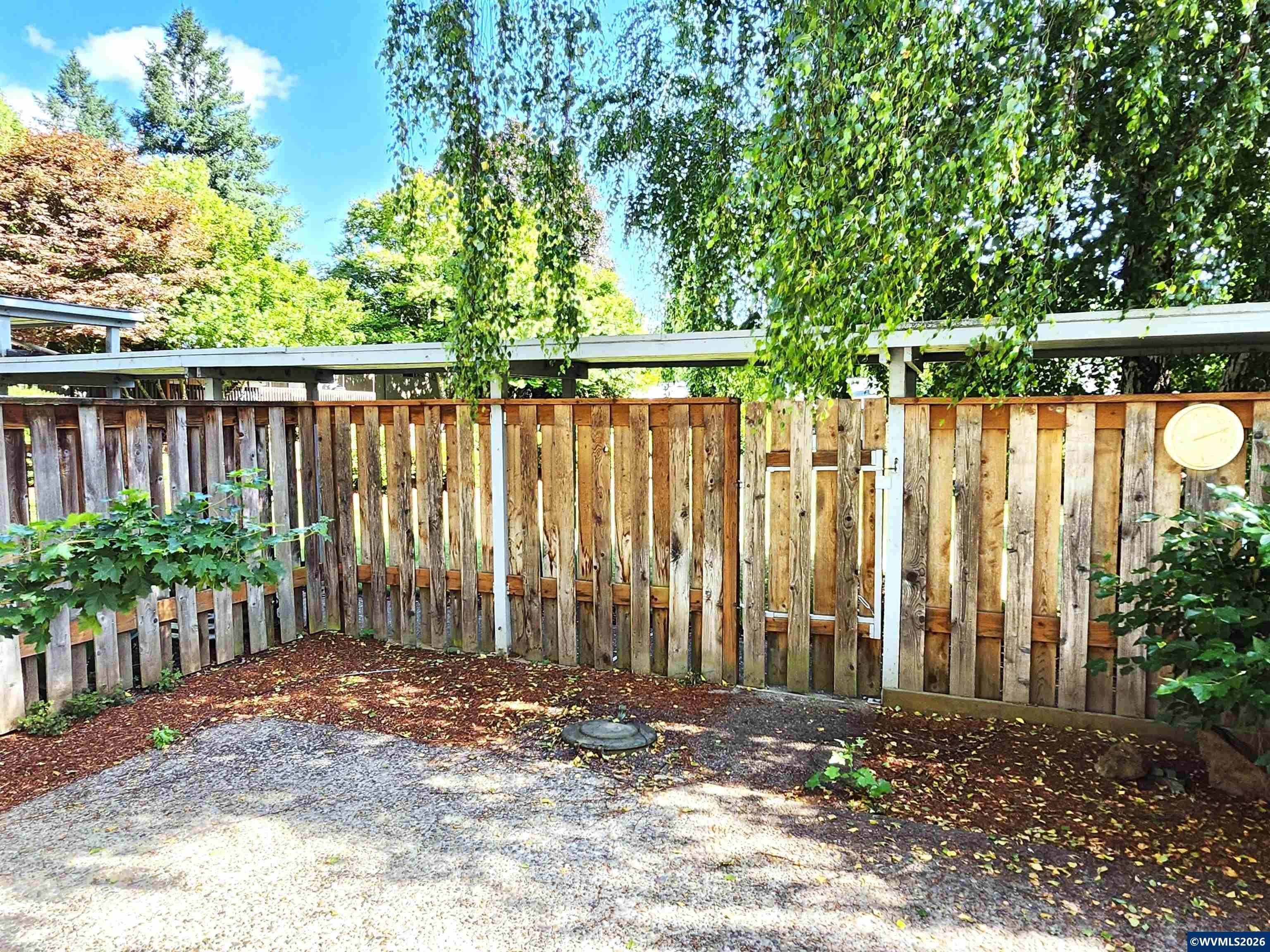 Condo 3BR 2BA - 1050 Cardinal St NW, Salem, OR