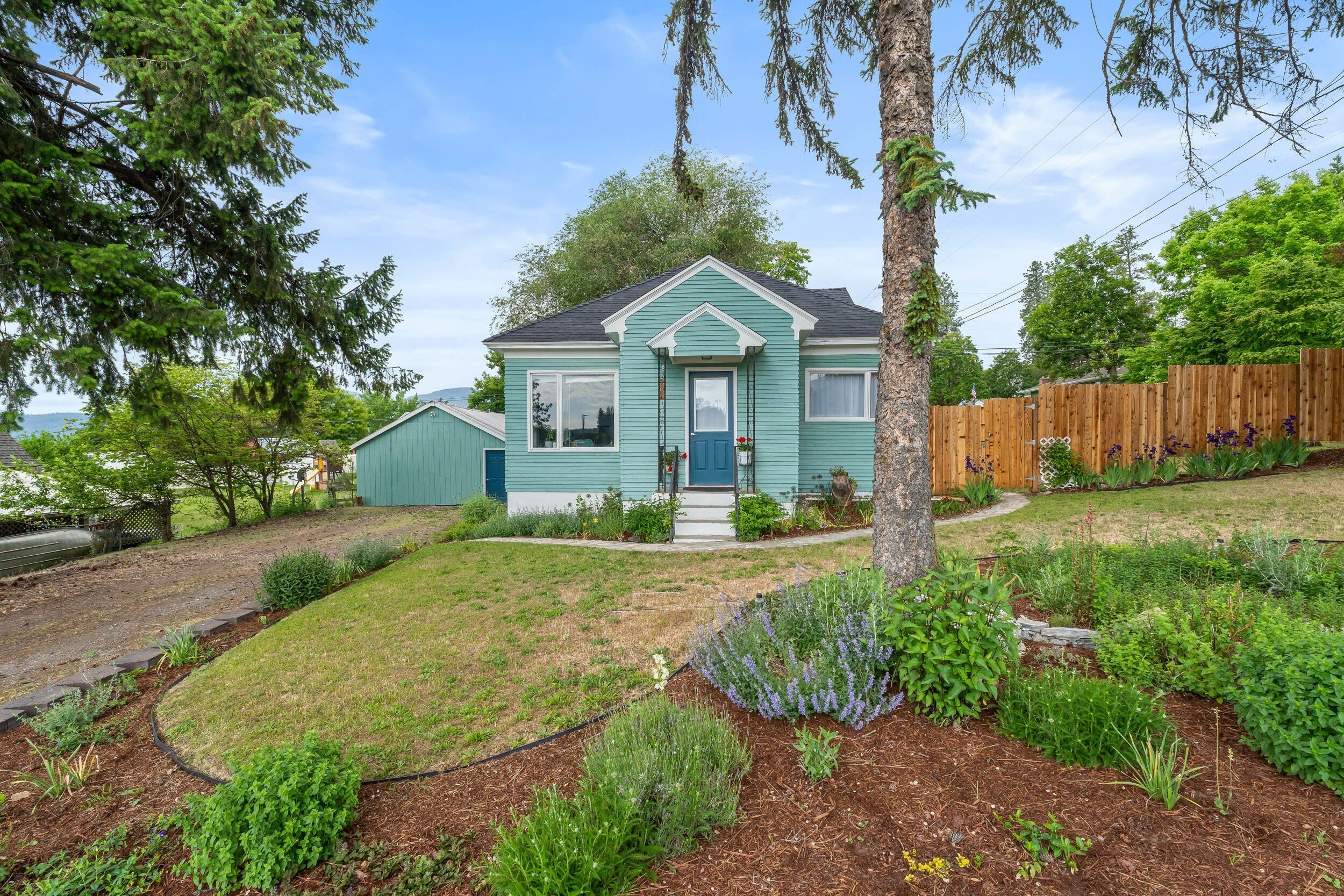 Single Family 3BR 2BA - 697 HOFSTETTER ST, COLVILLE, WA