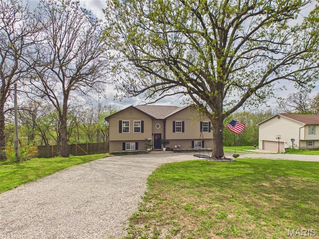 Single Family 4BR 3BA - 21819 Laramie Road, St Robert, MO