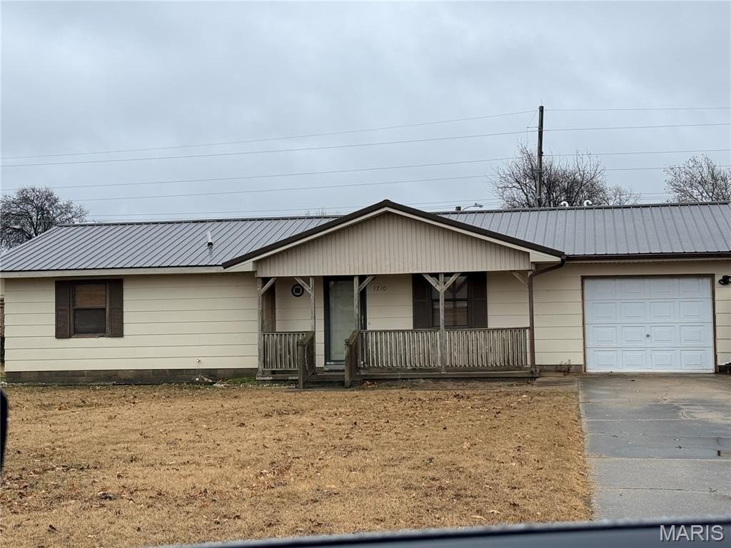 Single Family 3BR 1BA - 1710 Sidney Street, Malden, MO