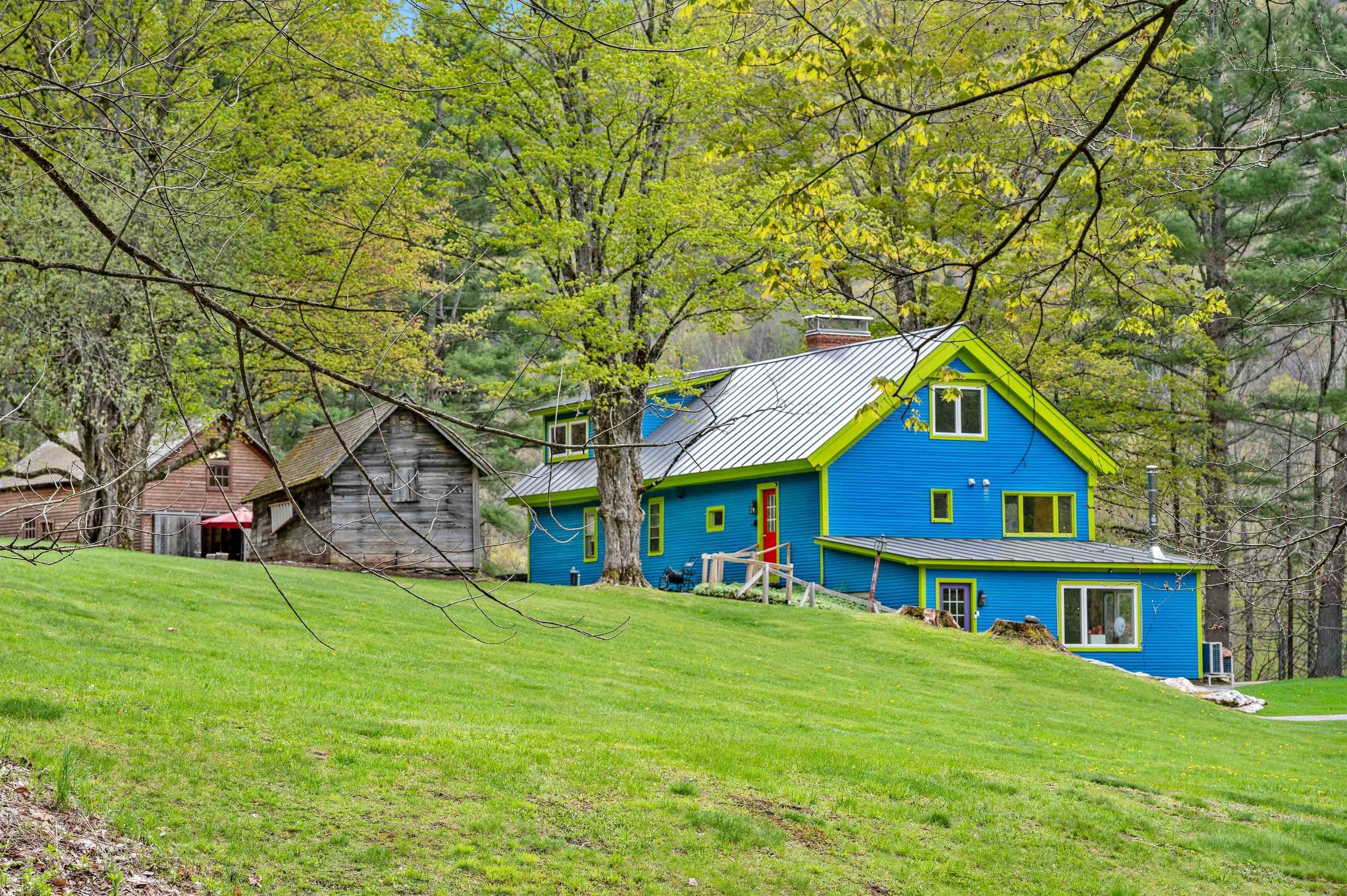 Single Family 5BR 4BA - 3955 VT Route 100, Warren, VT