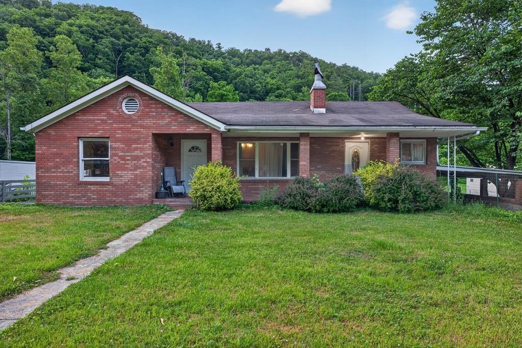 Single Family 3BR 1BA - 55 Owens Branch Road, Slemp, KY