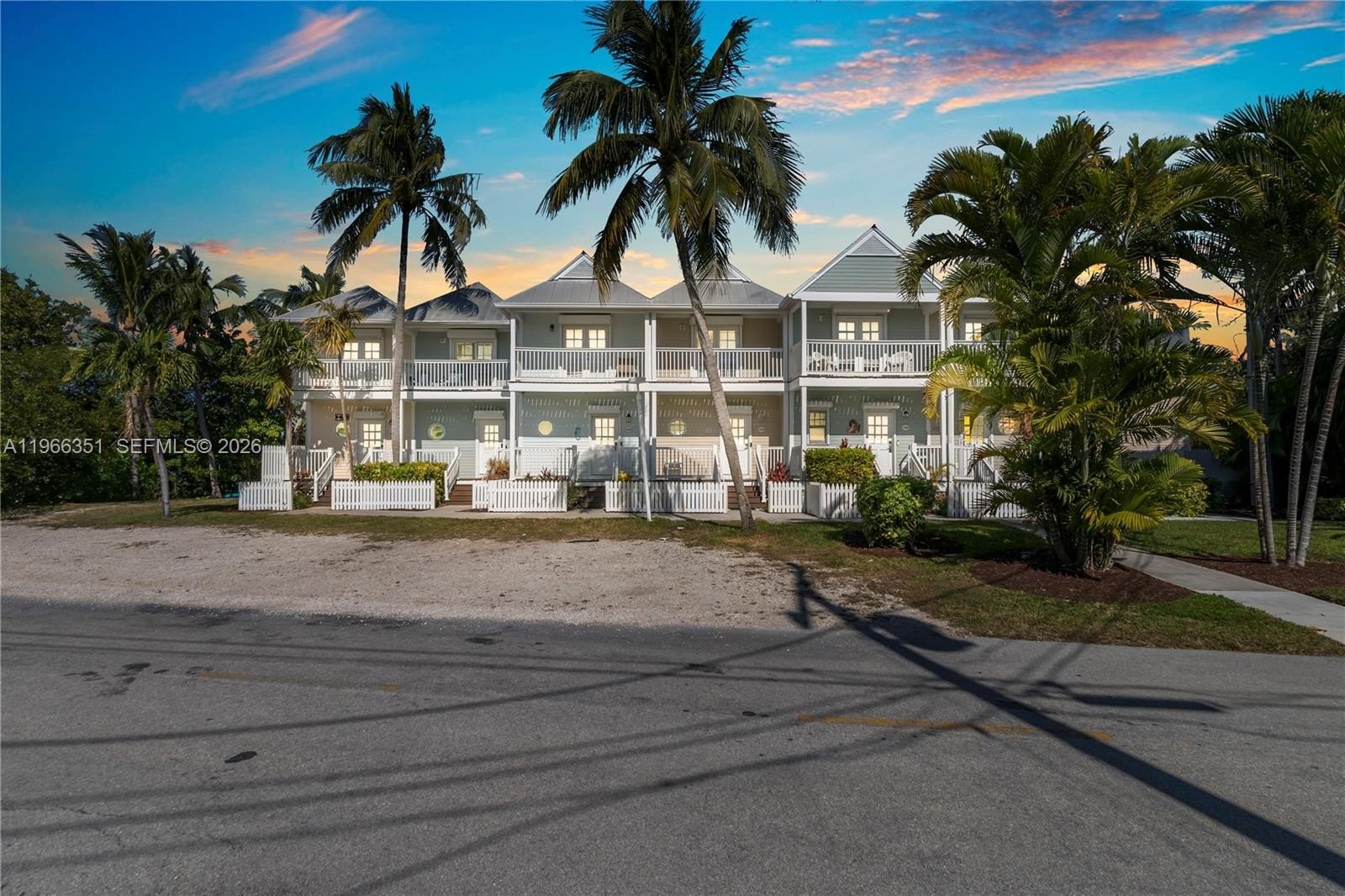 Single Family 2BR 3BA - 5101 Sunset Village Dr, Duck, FL