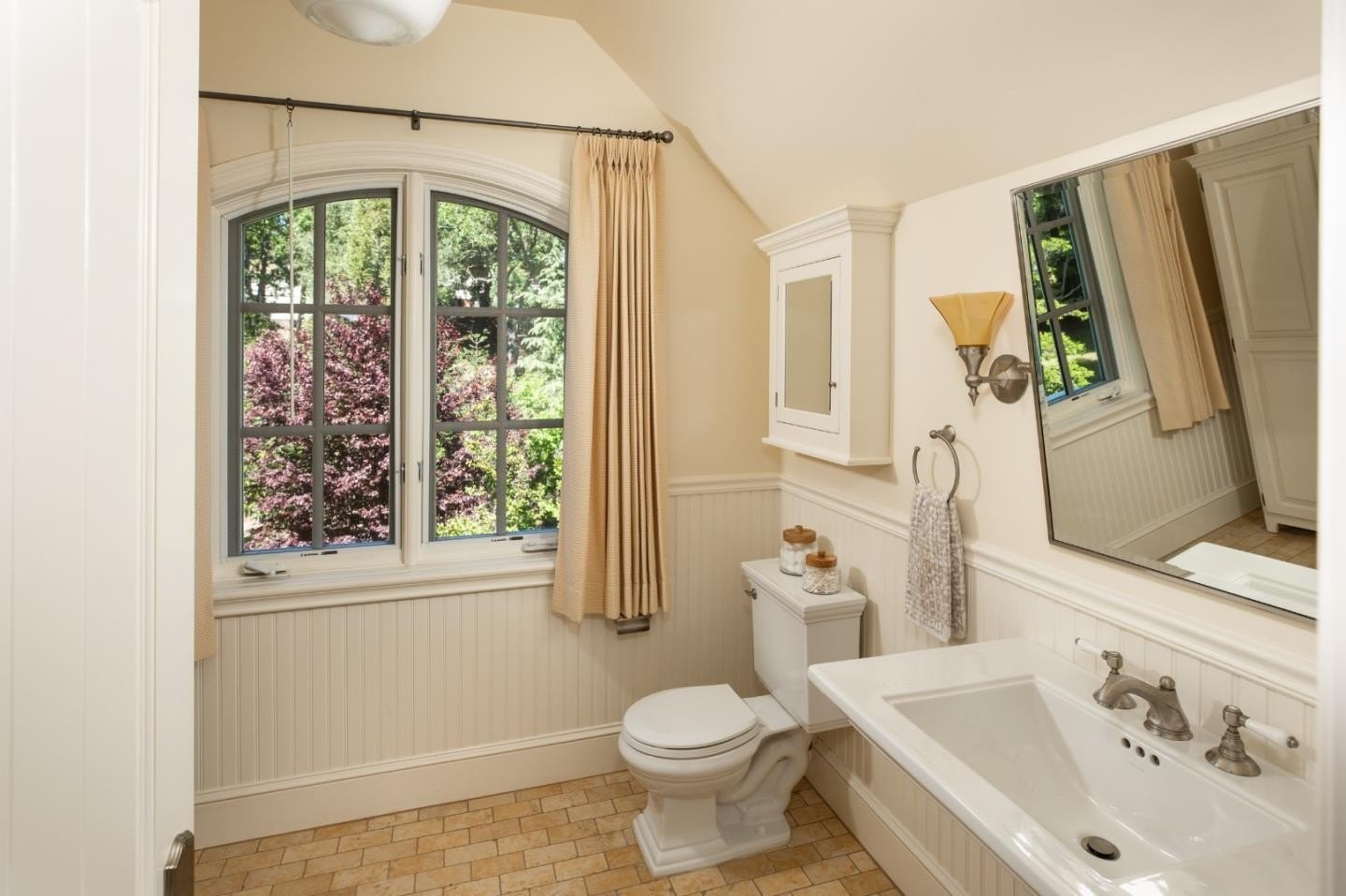 Single Family 5BR 5BA - 25550 Moody RD, LOS ALTOS HILLS, CA