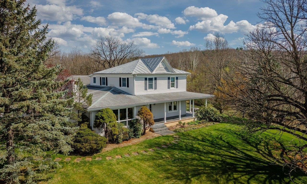 Single Family 6BR 4BA - 16540 STONEY LEA LN, ELKTON, VA