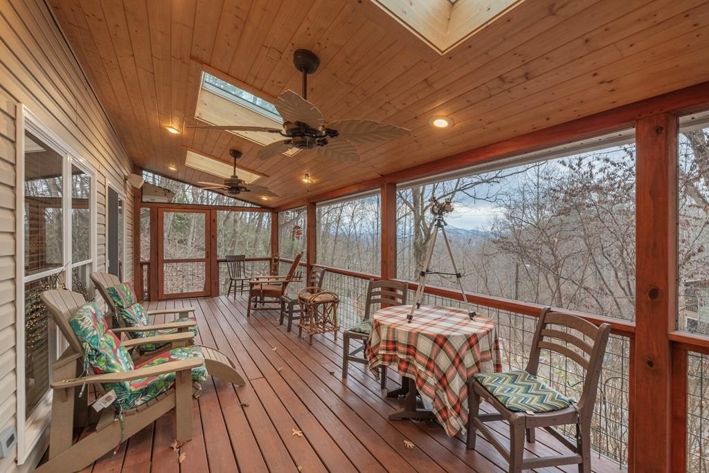 Single Family 2BR 1BA - 12 Bear Cove Lane, Bryson City, NC