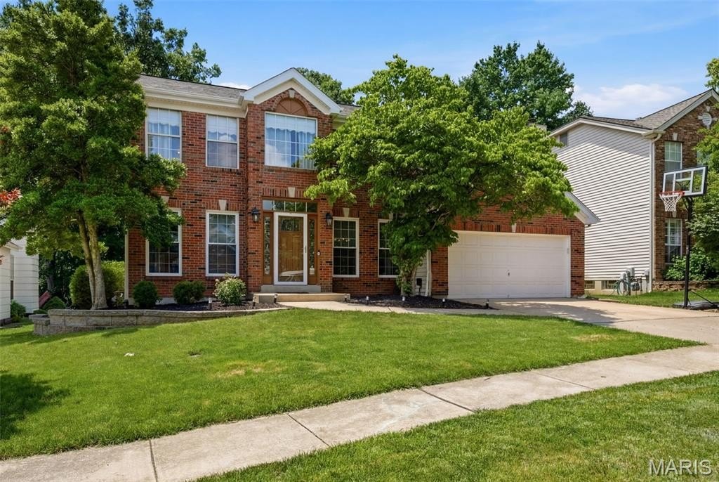 Single Family 4BR 3BA - 305 Oak Top Court, Ballwin, MO