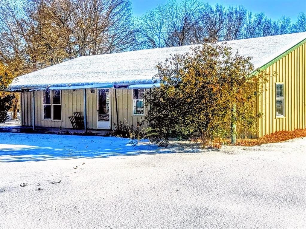 Single Family 3BR 2BA - 140 Pecan Street, Blossom, TX