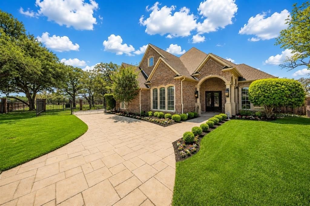 Single Family 3BR 3BA - 2726 Country Club Road, Pantego, TX