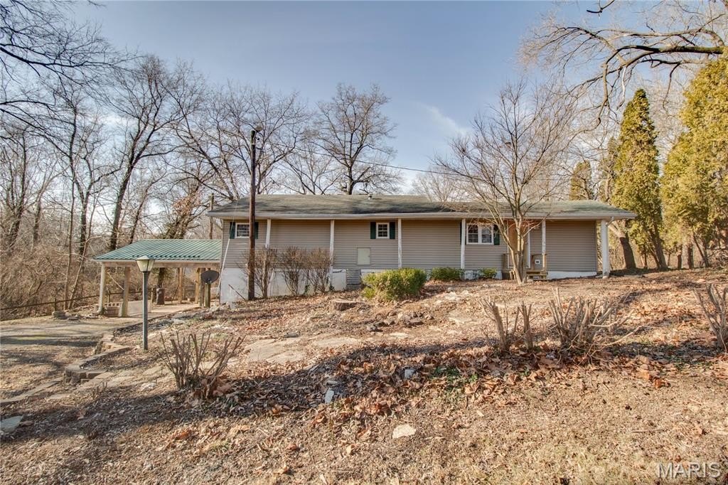 Single Family 2BR 1BA - 16867 Old Highway 67, Jerseyville, IL