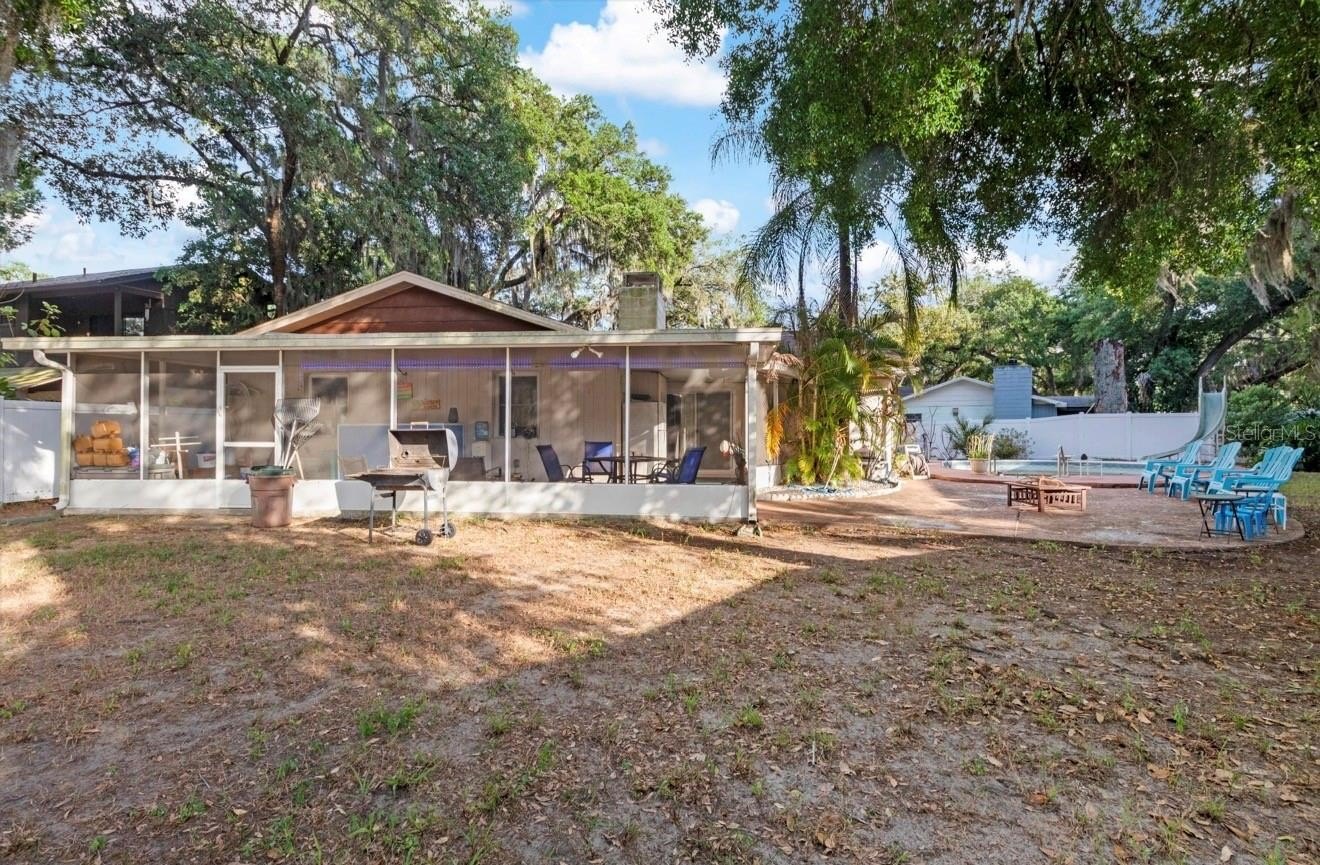302 HUTCH Ct  