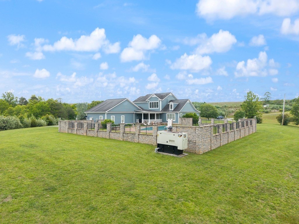 Single Family 5BR 5BA - 239 Artie Way, Hazard, KY