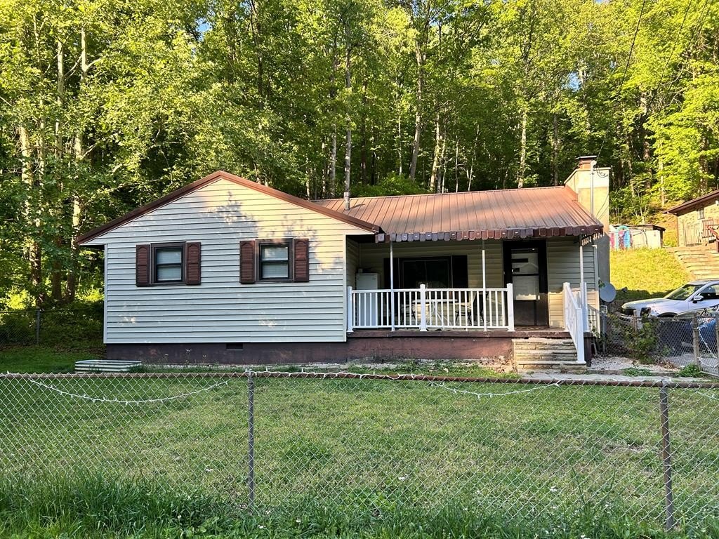 Single Family 3BR 2BA - 4780 Big Tyler Road, CROSS LANES, WV