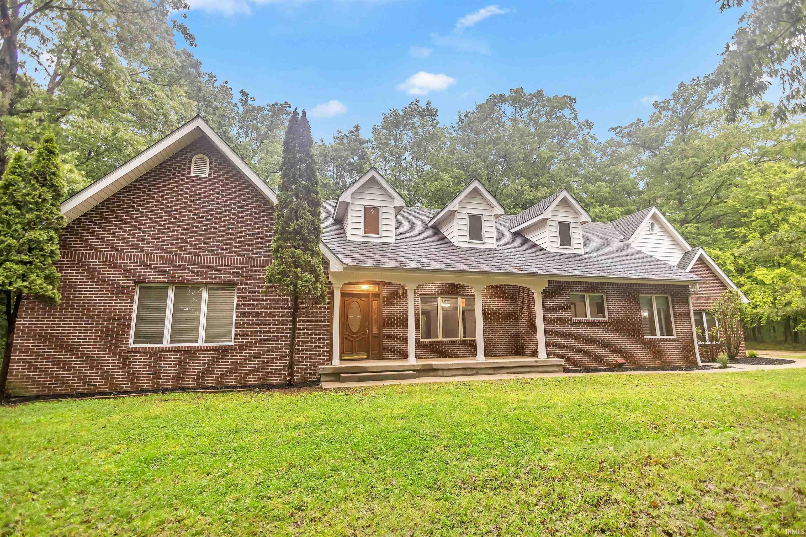 Single Family 3BR 4BA - 1280 Parkview Heights Road, Nashville, IN