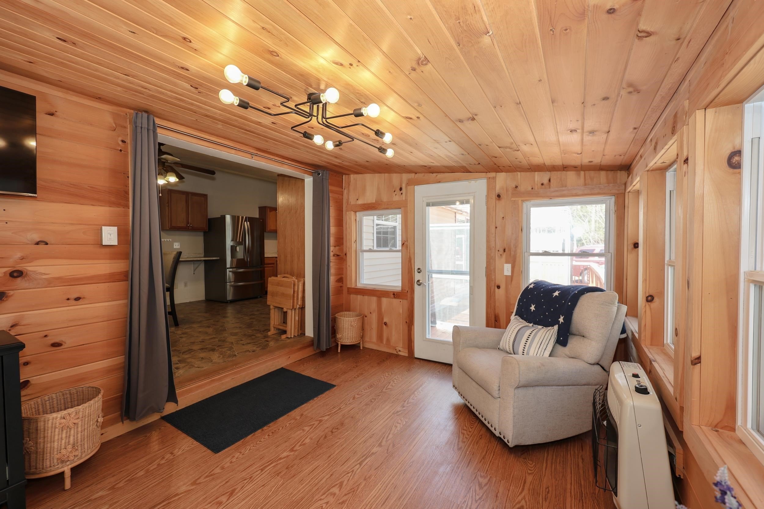 Single Family 3BR 2BA - 2435 Weare Road, Henniker, NH
