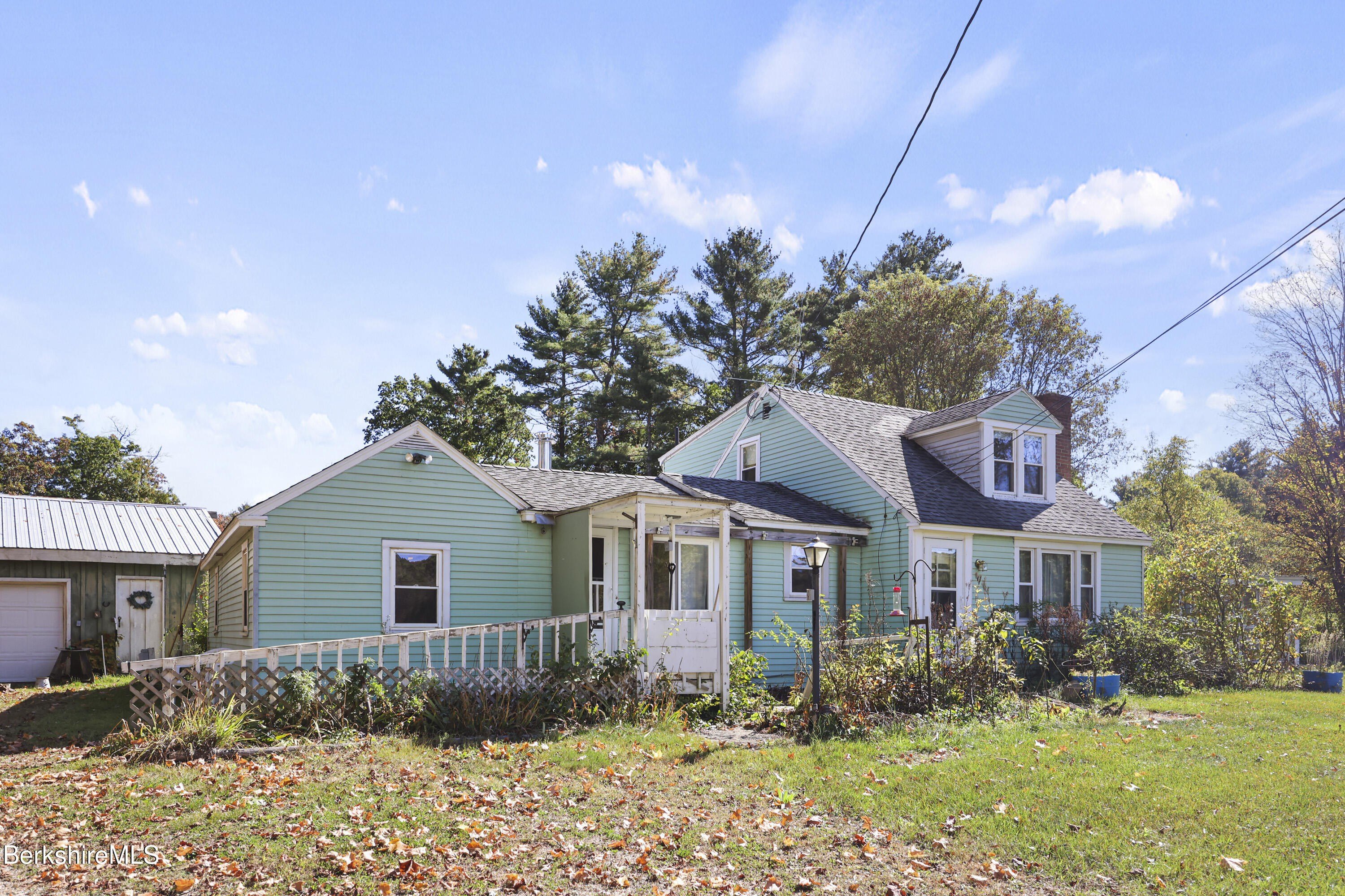 Single Family 3BR 1BA - 1698 Clayton Mill River Rd, New Marlborough, MA