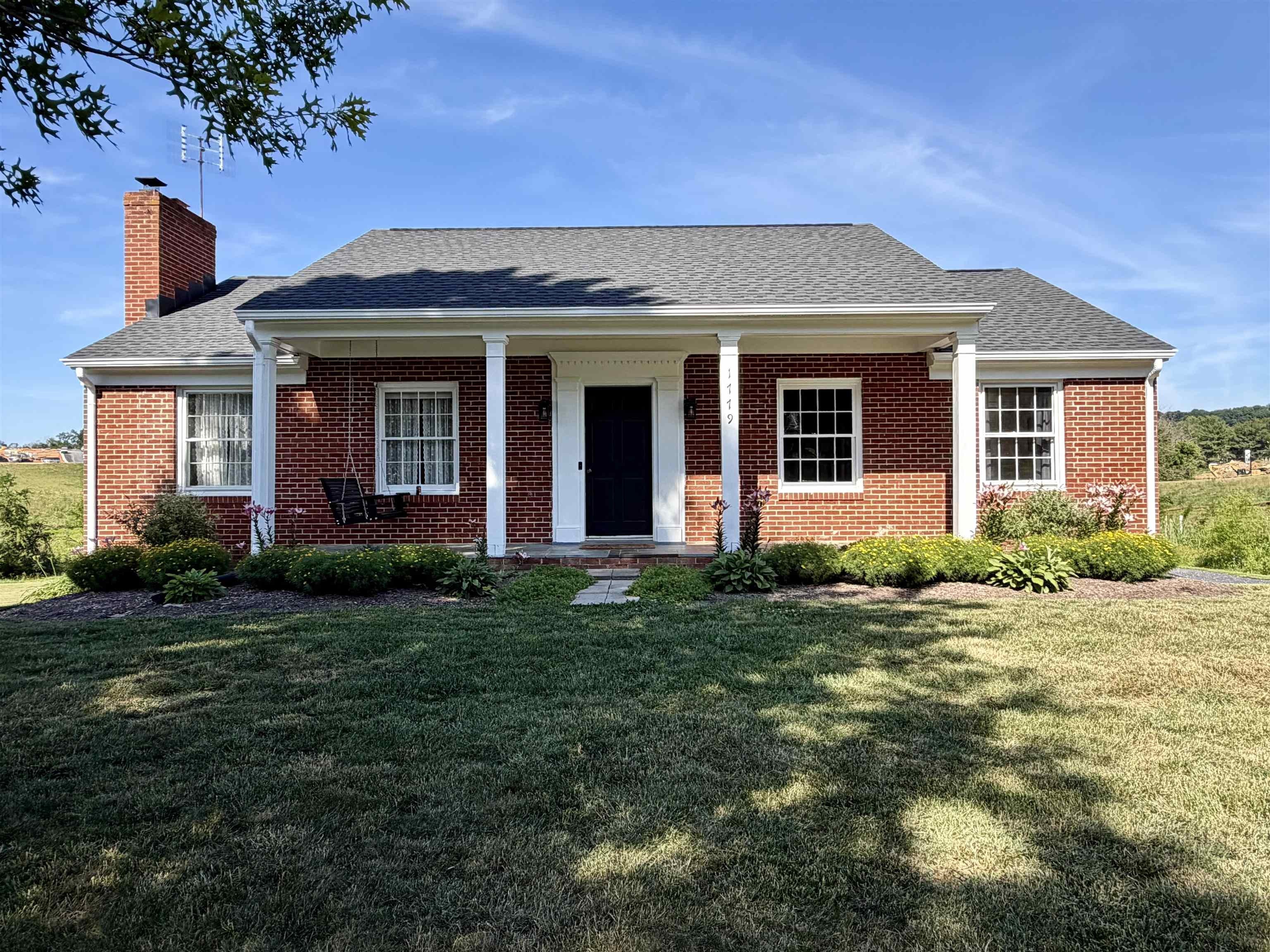 Single Family 3BR 3BA - 1779 BARTERBROOK RD, STAUNTON, VA