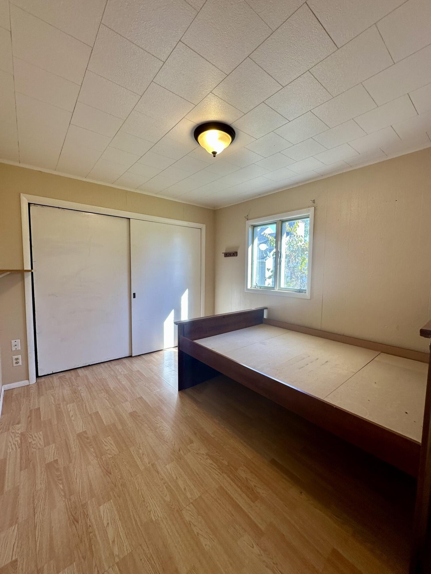 Single Family 2BR 1BA - 111 E Ave C, Newberry, MI