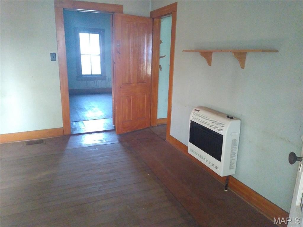 Single Family 3BR 1BA - 1020 Krause Avenue, Willisville, IL