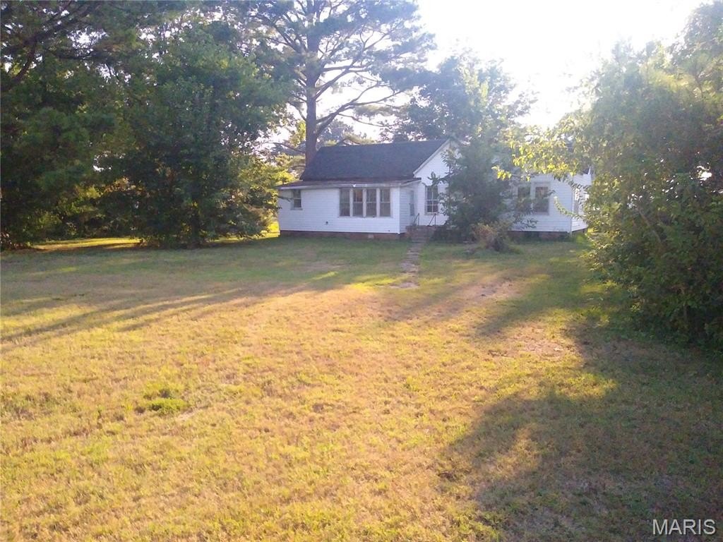 Single Family 3BR 1BA - 1020 Krause Avenue, Willisville, IL