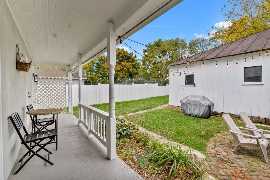 Single Family 6BR 3BA - 48 Grange, Lexington, OH
