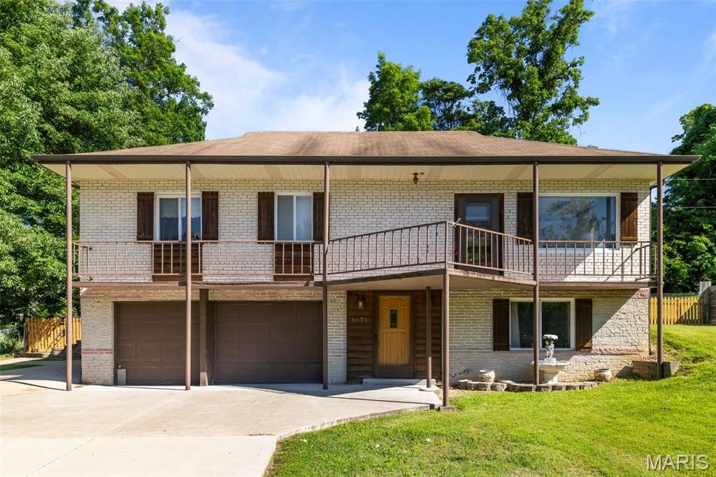 Single Family 3BR 2BA - 1876 Westbourne Way, Fenton, MO