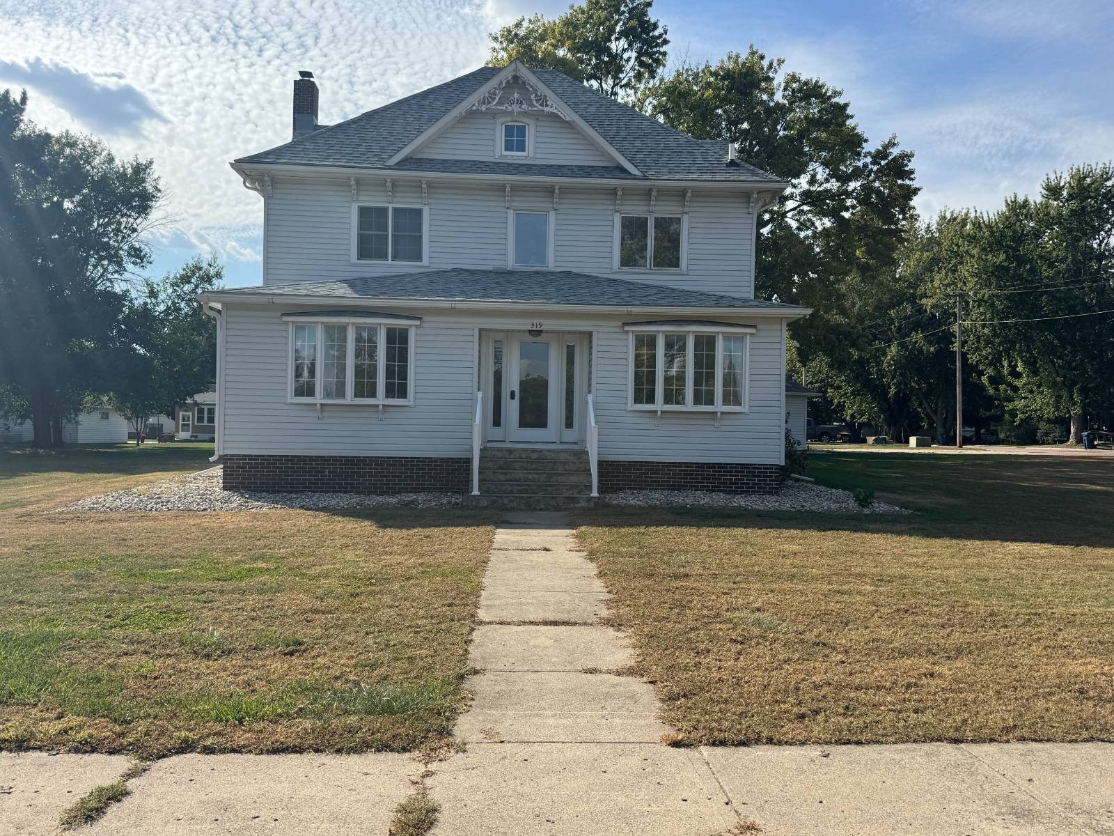 Other 3BR 2BA - 319 N Main St, Paullina, IA