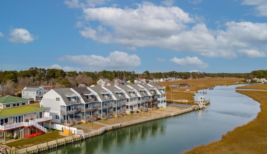 Single Family 3BR 3BA - 7718 EAST SIDE RD, CHINCOTEAGUE, VA