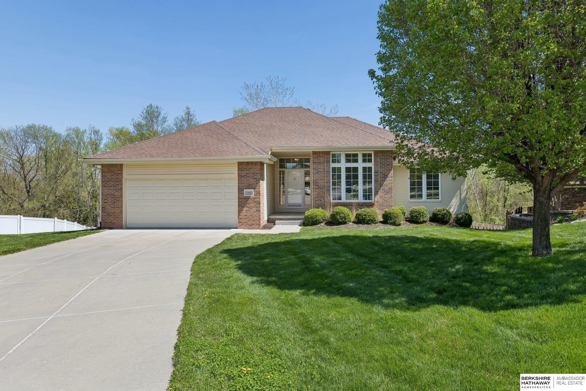 Single Family 3BR 3BA - 19601 Blaine Circle, Omaha, NE