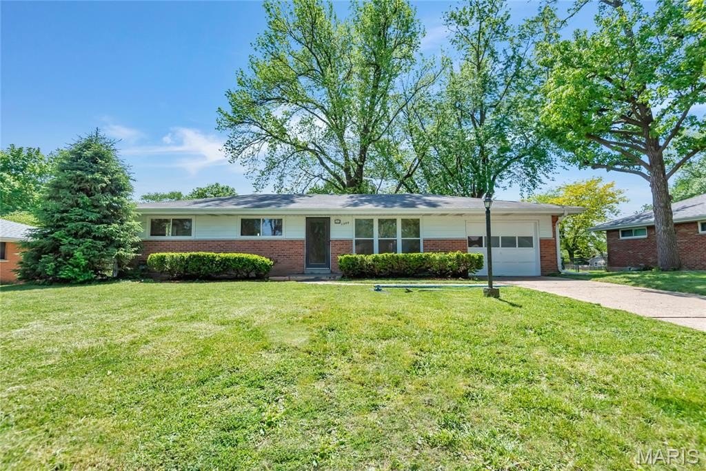 Single Family 4BR 2BA - 1305 Clearview Drive, St Charles, MO