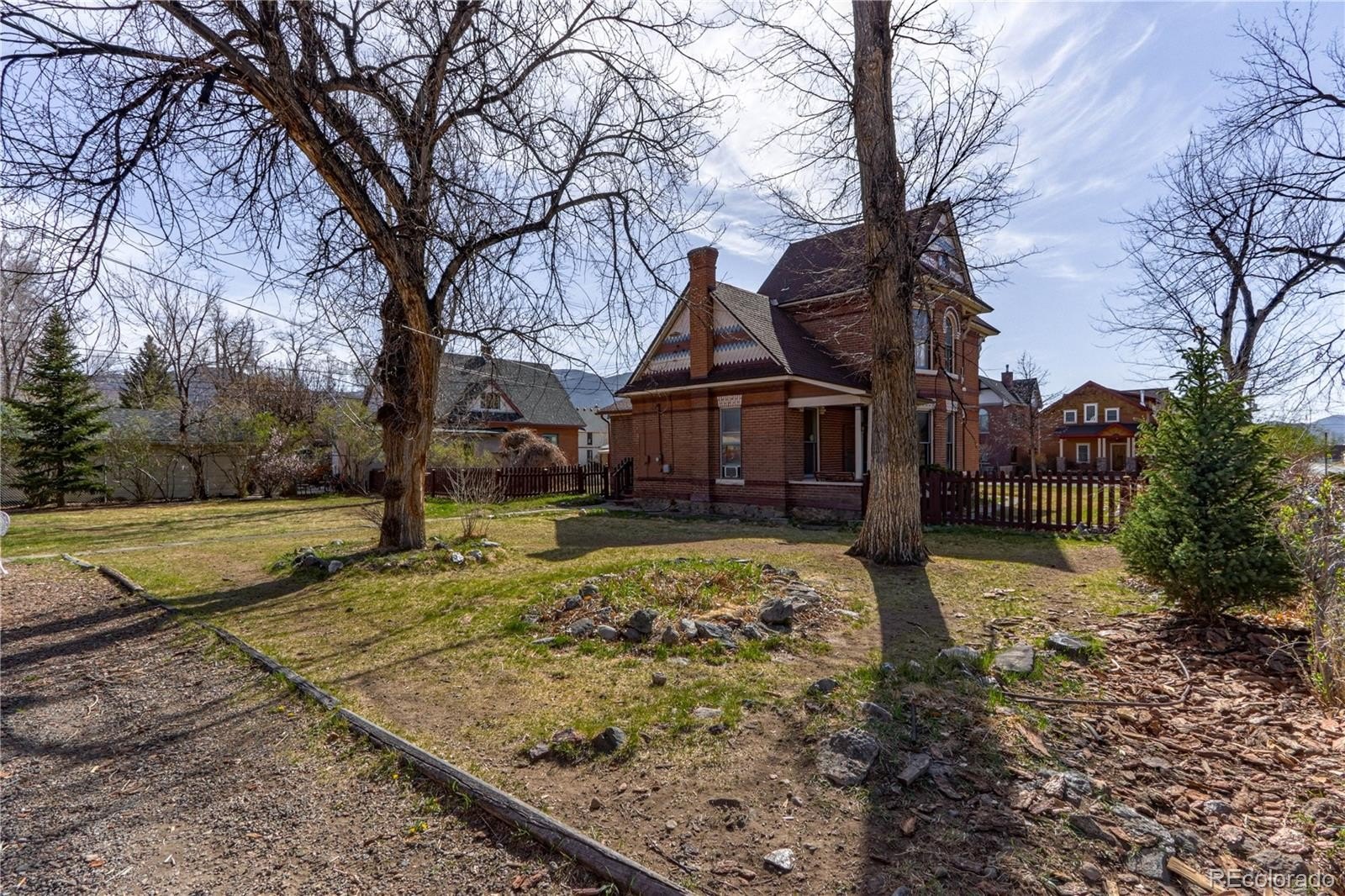 Single Family 4BR 2BA - 846 F Street, Salida, CO