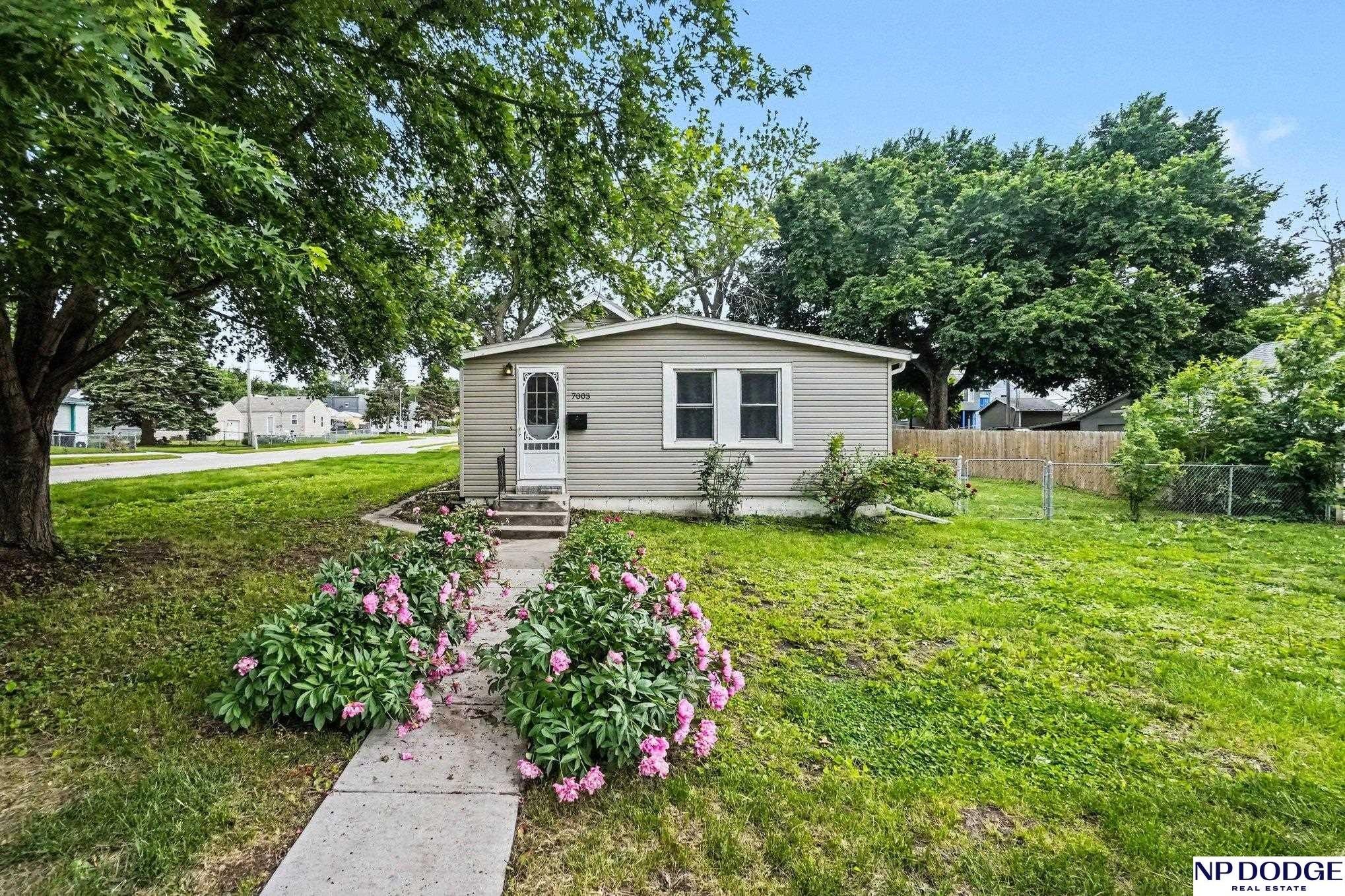 Single Family 3BR 1BA - 7003 Wirt Street, Omaha, NE
