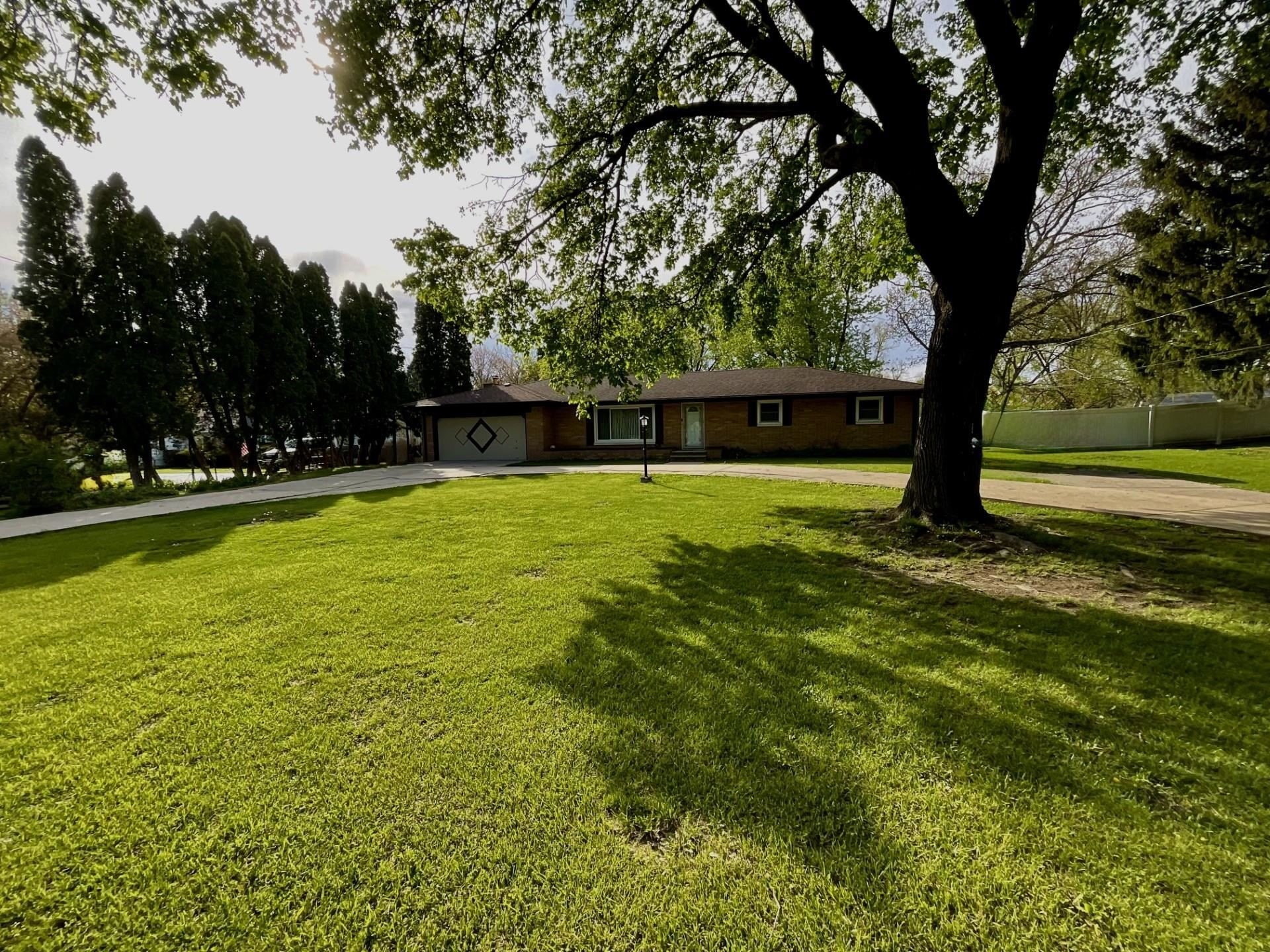 Single Family 3BR 2BA - 2443 shopiere Road, Beloit, WI
