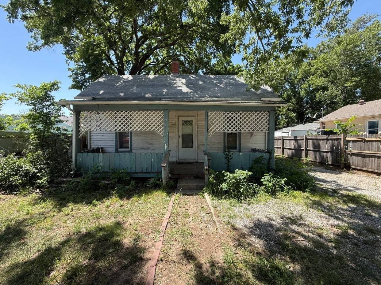 Single Family 2BR 1BA - 2411 N Arkansas Ave., Wichita, KS