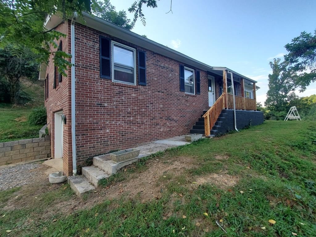 Single Family 3BR 2BA - 861 Jessees Mill Road, Lebanon, VA
