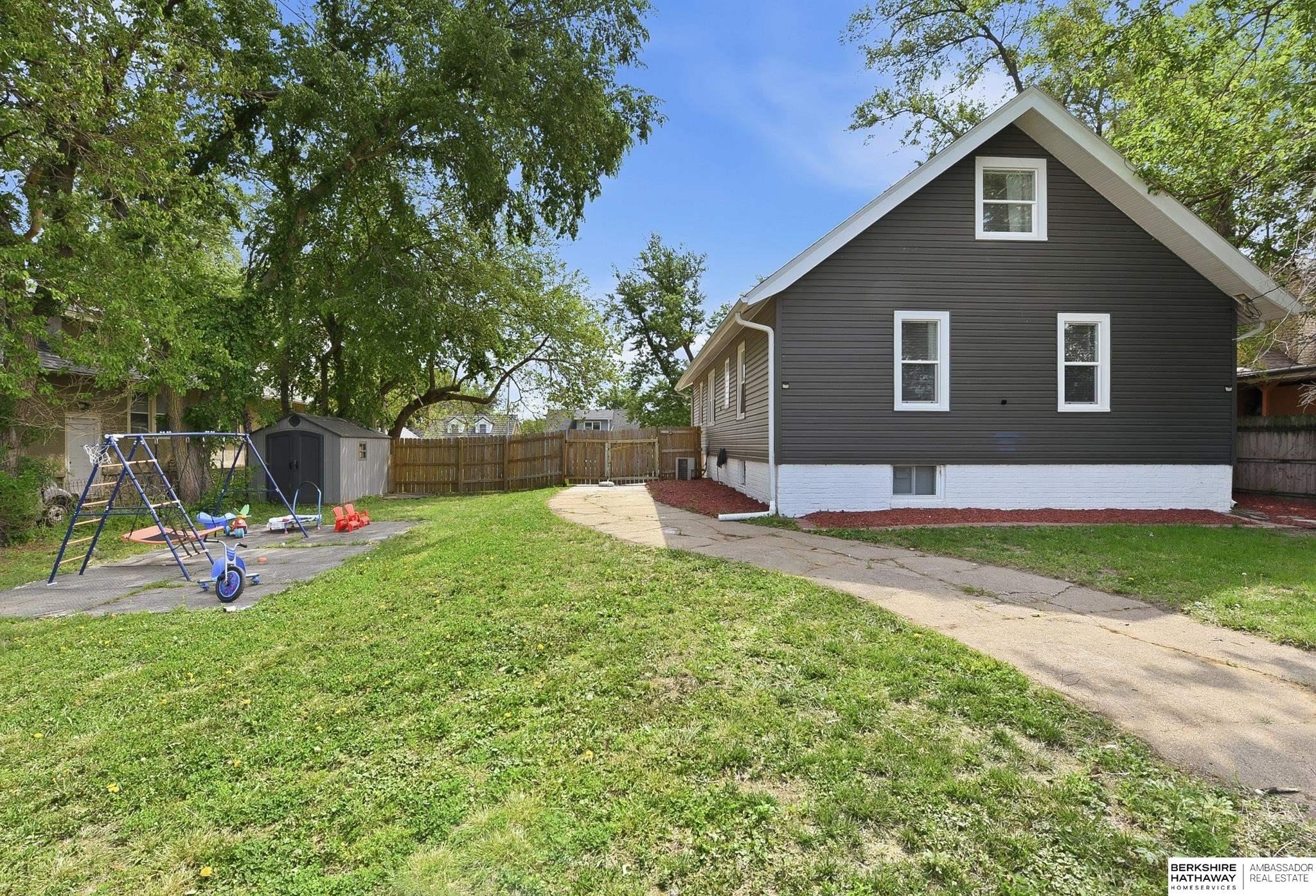 Single Family 4BR 2BA - 3132 N 47th Avenue, Omaha, NE