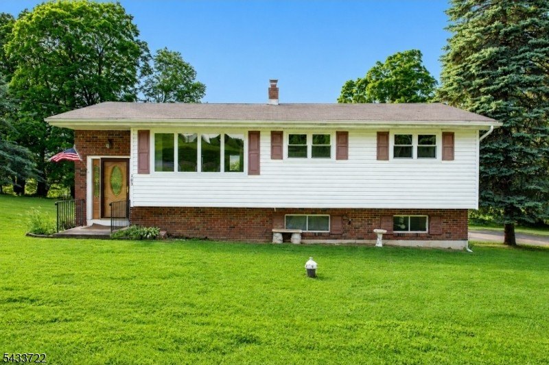 Single Family 3BR 1BA - 103 Mountain Rd, Hardyston Twp., NJ