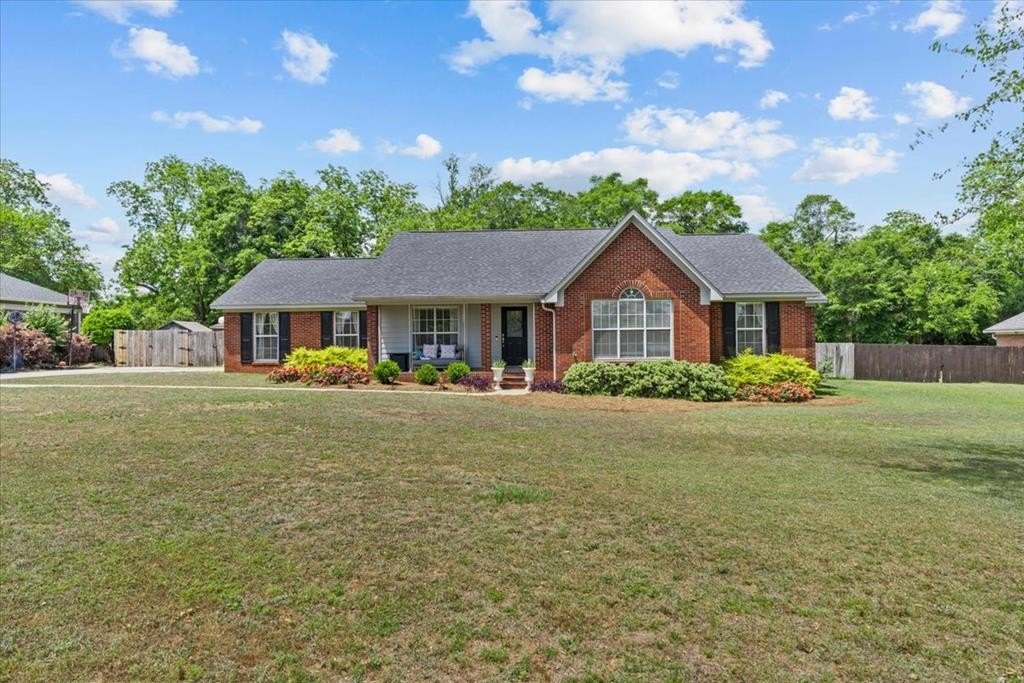Single Family 4BR 2BA - 205 Dunleith Blvd, Dothan, AL