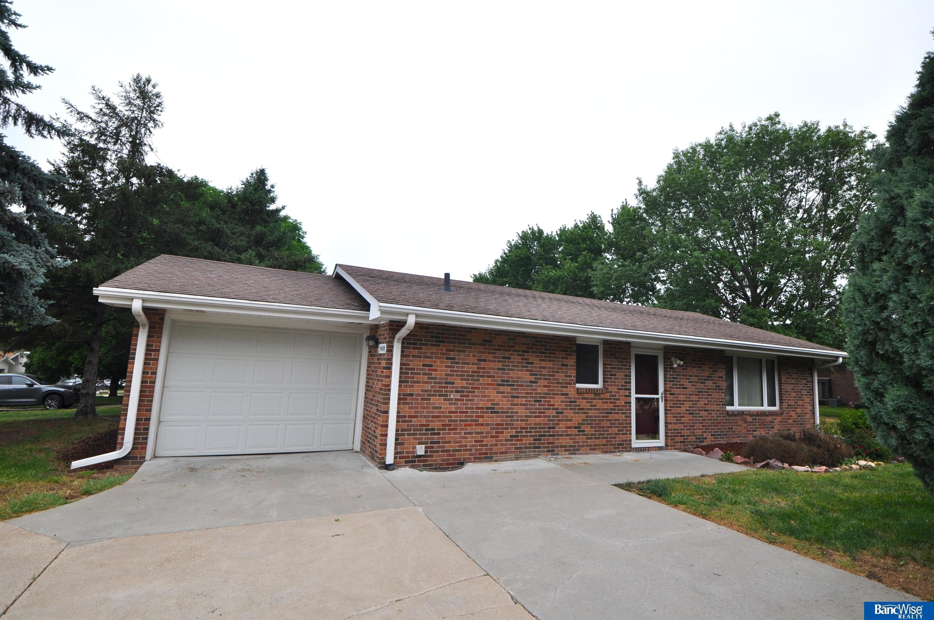 Single Family 2BR 1BA - 5400 Homestead Court, Lincoln, NE