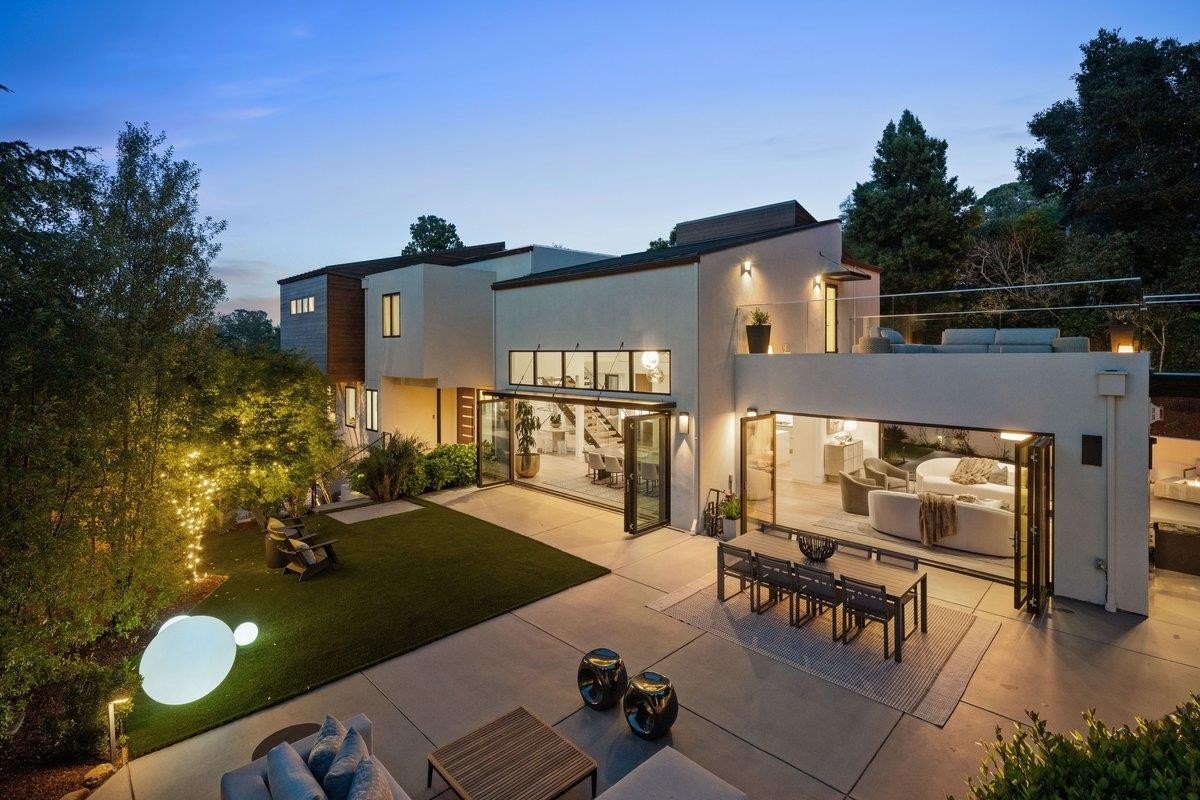 Single Family 6BR 6BA - 255 Brentwood RD, Hillsborough, CA