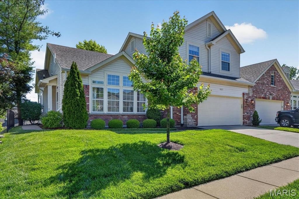 Single Family 4BR 4BA - 827 Stone Meadow Drive, Chesterfield, MO