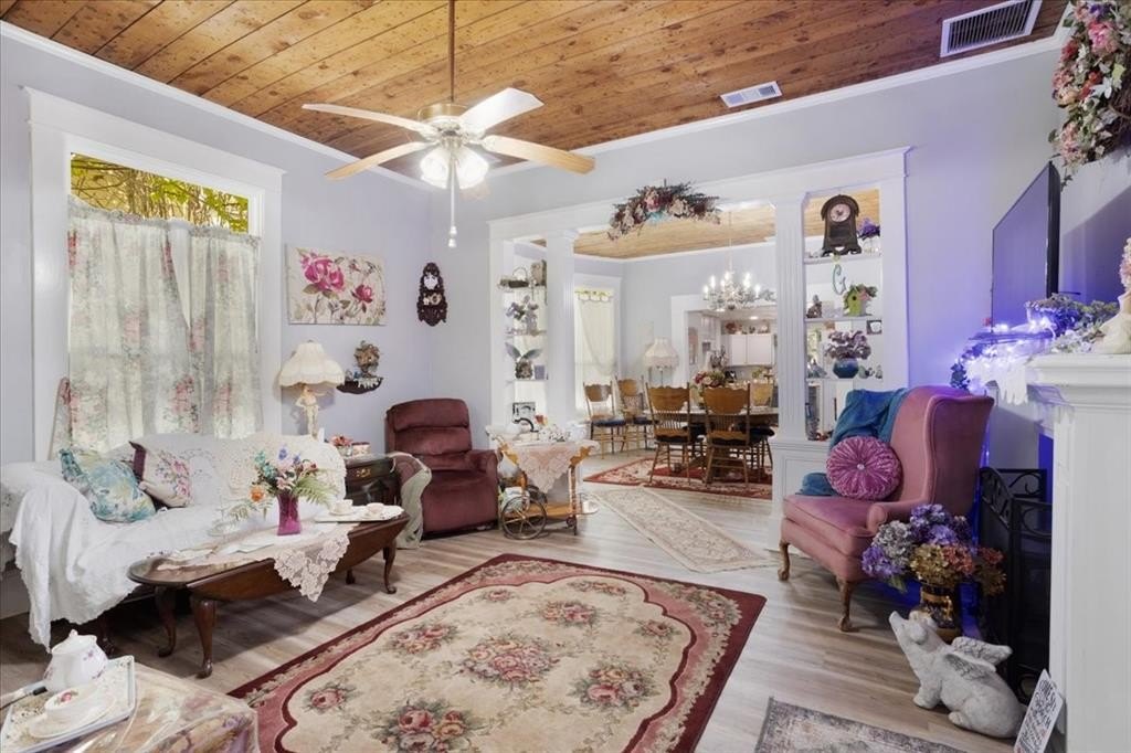 Single Family 2BR 1BA - 203 19th Street SE, Paris, TX