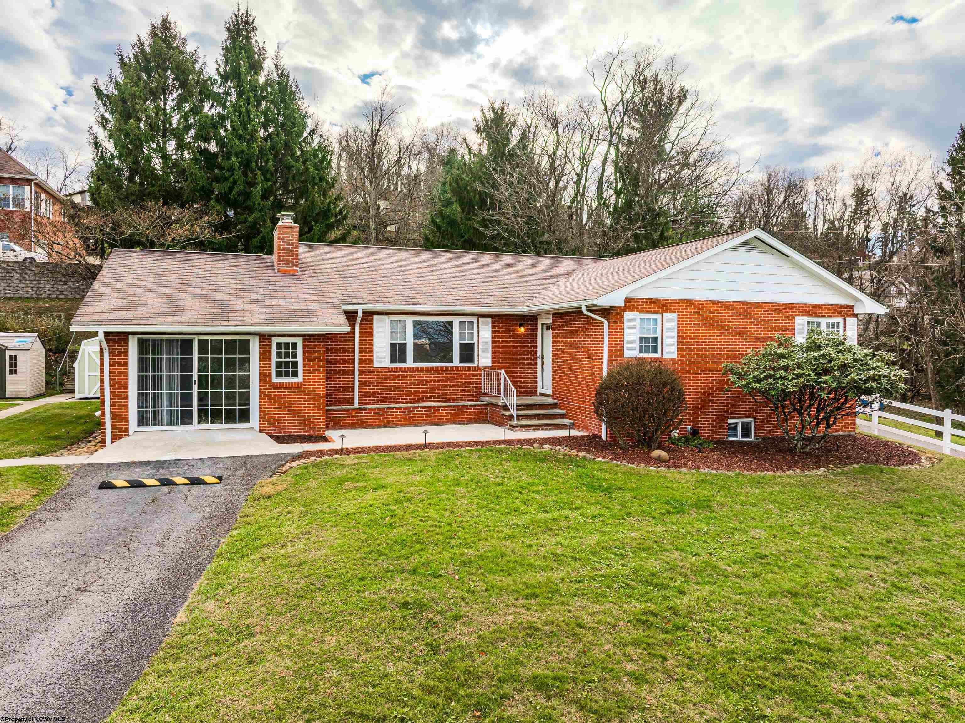 Single Family 3BR 2BA - 129 Lexington Avenue, Westover, WV