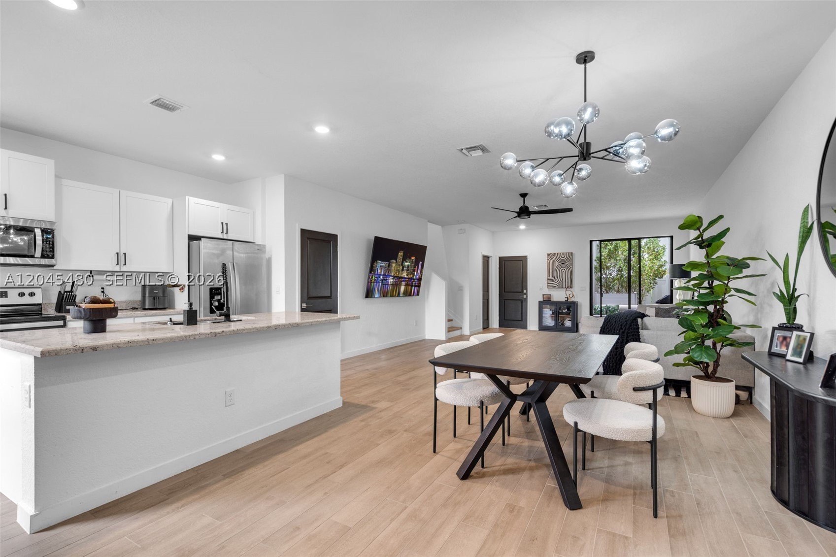 Single Family 3BR 3BA - 387 NW 17th St, Fort Lauderdale, FL