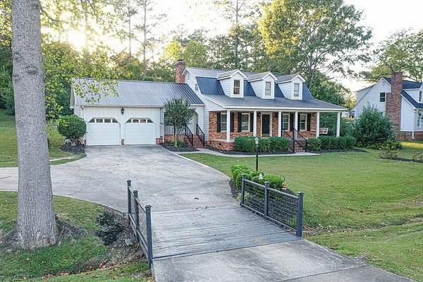 Single Family 4BR 3BA - 117 Sherwood Ln, Greenwood, SC