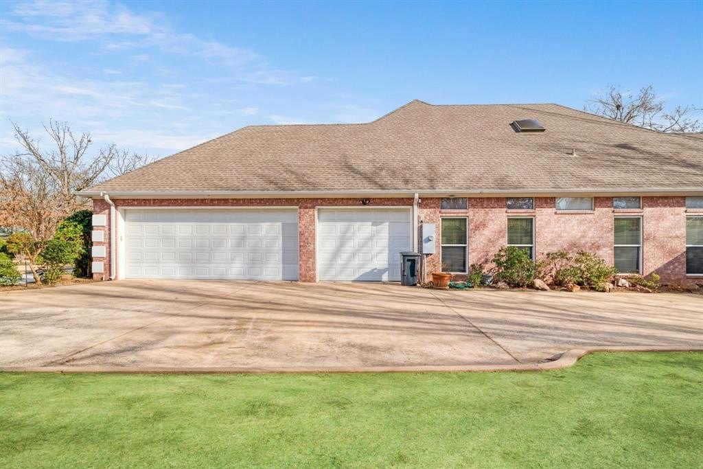 Single Family 4BR 4BA - 283 Butternut Lane, Powderly, TX