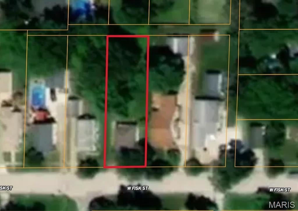 Single Family 2BR 1BA - 236 W Fisk St, Macomb, IL