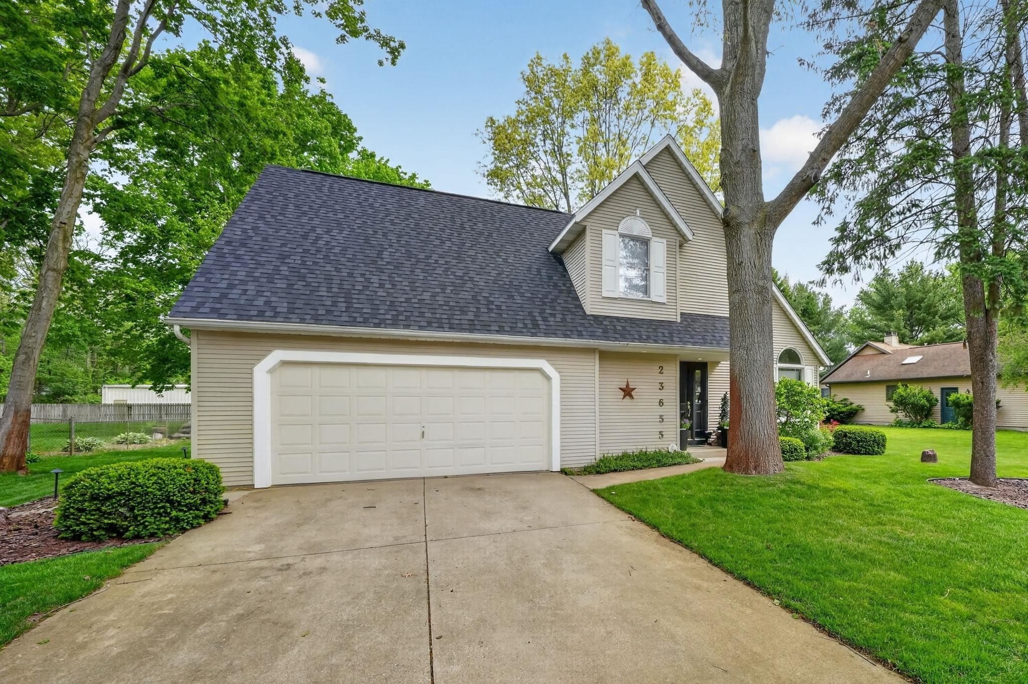 Single Family 3BR 3BA - 23655 Ridgemont Lane, Elkhart, IN